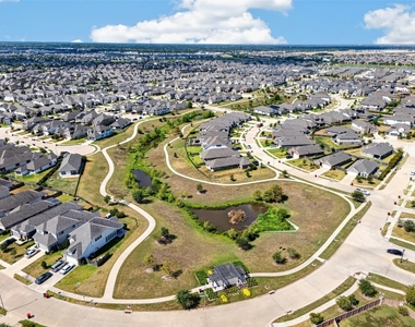 8811 Trenton Landing Lane - Photo Thumbnail 37