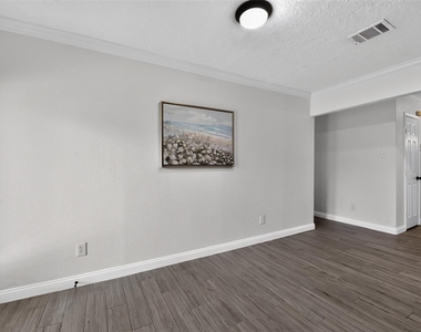10407 Winding Trail Road - Photo Thumbnail 16