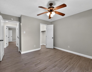 10407 Winding Trail Road - Photo Thumbnail 24