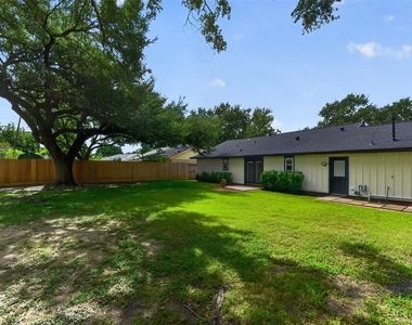 10407 Winding Trail Road - Photo Thumbnail 32
