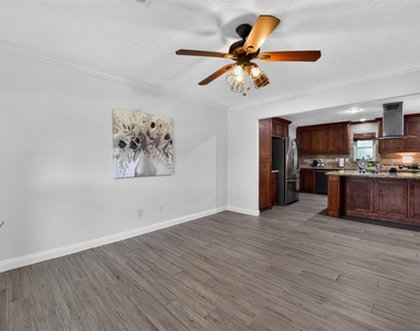 10407 Winding Trail Road - Photo Thumbnail 7