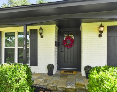 10407 Winding Trail Road - Photo Thumbnail 2