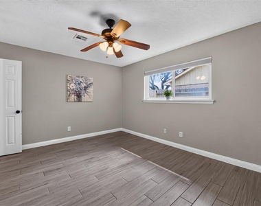 10407 Winding Trail Road - Photo Thumbnail 19