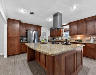 10407 Winding Trail Road - Photo Thumbnail 9