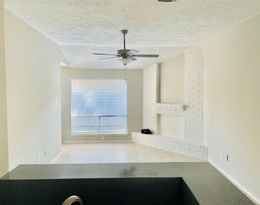 20519 Boxridge Lane - Photo Thumbnail 2