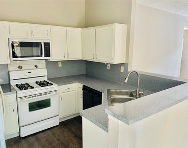 20519 Boxridge Lane - Photo Thumbnail 5