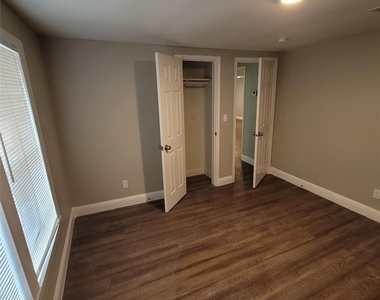 6810 Bleker Street - Photo Thumbnail 17