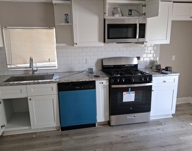 6810 Bleker Street - Photo Thumbnail 33