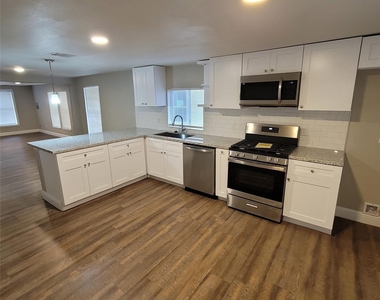 6810 Bleker Street - Photo Thumbnail 29
