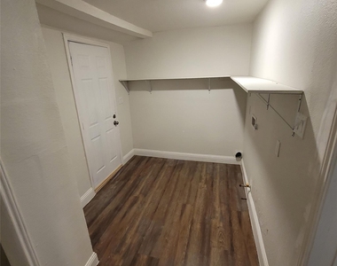 6810 Bleker Street - Photo Thumbnail 20