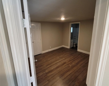 6810 Bleker Street - Photo Thumbnail 5
