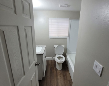 6810 Bleker Street - Photo Thumbnail 12