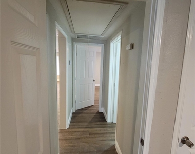 6810 Bleker Street - Photo Thumbnail 11