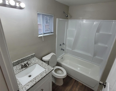 6810 Bleker Street - Photo Thumbnail 9