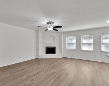 10513 Moorberry Lane - Photo Thumbnail 7