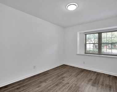 10513 Moorberry Lane - Photo Thumbnail 20