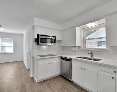 10513 Moorberry Lane - Photo Thumbnail 13