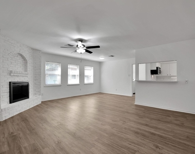 10513 Moorberry Lane - Photo Thumbnail 8
