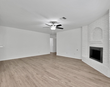 10513 Moorberry Lane - Photo Thumbnail 9