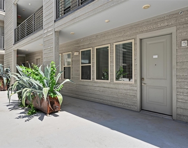 4819 Caroline Street - Photo Thumbnail 6