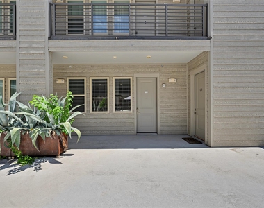 4819 Caroline Street - Photo Thumbnail 7