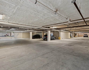 4819 Caroline Street - Photo Thumbnail 9