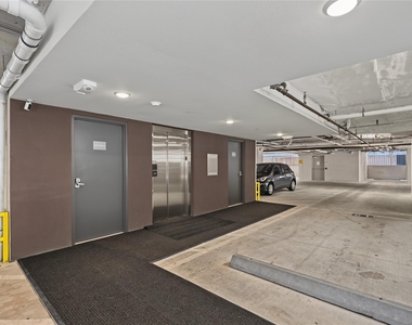 4819 Caroline Street - Photo Thumbnail 5