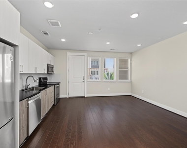 4819 Caroline Street - Photo Thumbnail 13