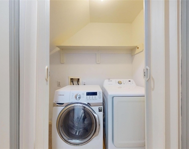 1517 Drew Street - Photo Thumbnail 5
