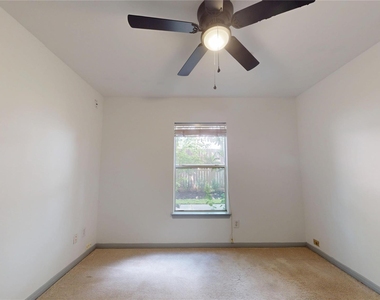 1517 Drew Street - Photo Thumbnail 3