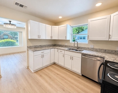 740 River Plantation Drive - Photo Thumbnail 6