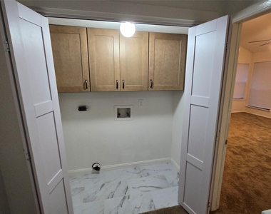 7855 Green Lawn Drive - Photo Thumbnail 30