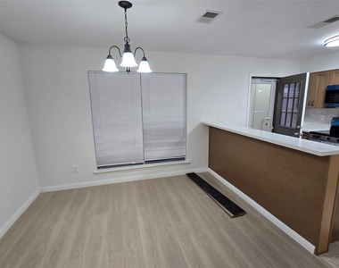 7855 Green Lawn Drive - Photo Thumbnail 35