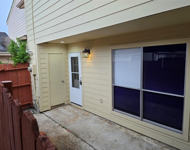 7855 Green Lawn Drive - Photo Thumbnail 36
