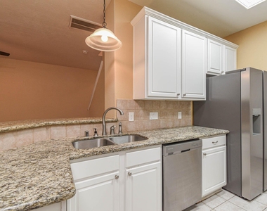 213 E Summerhaze Circle - Photo Thumbnail 12