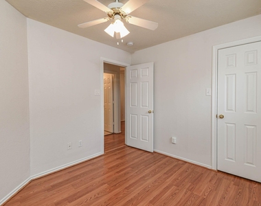 213 E Summerhaze Circle - Photo Thumbnail 24