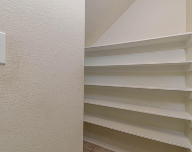 213 E Summerhaze Circle - Photo Thumbnail 14