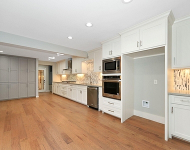 10 Woodstone Street - Photo Thumbnail 12