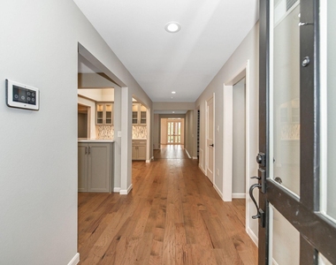10 Woodstone Street - Photo Thumbnail 4