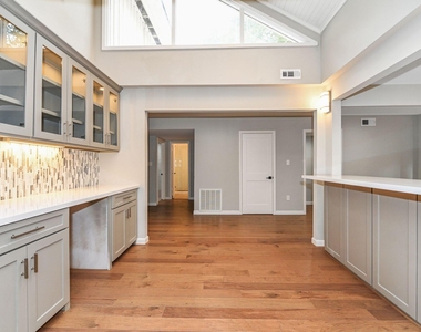 10 Woodstone Street - Photo Thumbnail 10
