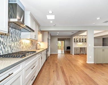 10 Woodstone Street - Photo Thumbnail 13
