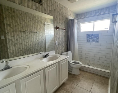 12522 Mesquite Hollow Lane - Photo Thumbnail 11