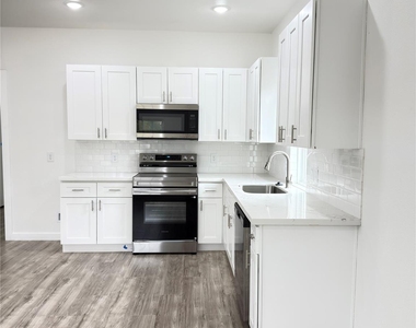 7502 Laura Koppe Road - Photo Thumbnail 5