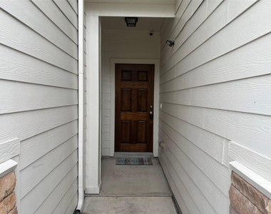 5016 Fjord Court - Photo Thumbnail 2