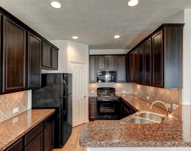 5016 Fjord Court - Photo Thumbnail 7