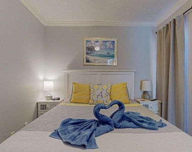 6300 Seawall Boulevard - Photo Thumbnail 2
