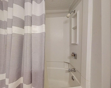 6300 Seawall Boulevard - Photo Thumbnail 16