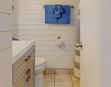 6300 Seawall Boulevard - Photo Thumbnail 15