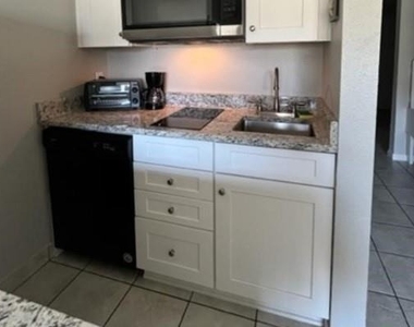 6300 Seawall Boulevard - Photo Thumbnail 8