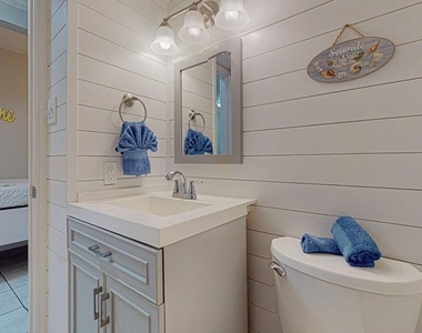 6300 Seawall Boulevard - Photo Thumbnail 14